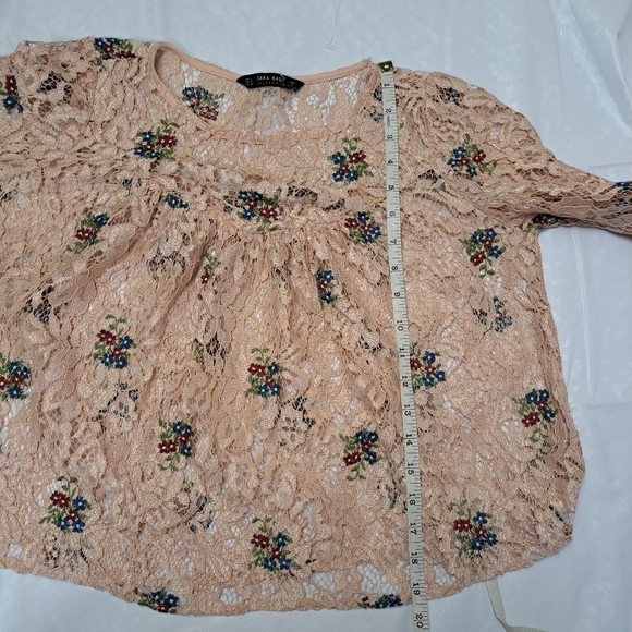 𝅺Zara Lace Floral Cropped top‎ - Picture 12 of 12